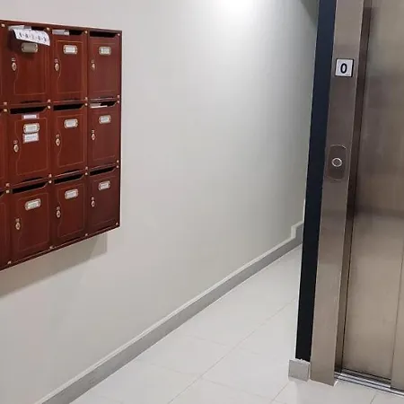 Cozy White In Appartement